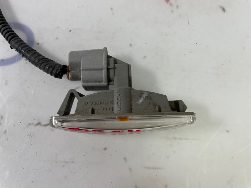 Повторитель поворота в крыло передний правый EX