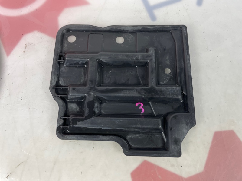 Защита двигателя правая Infiniti Q50 2015 ZV37 63832jk500 контрактная