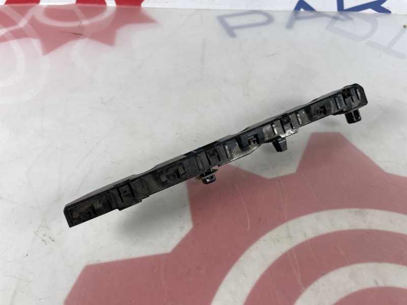 Кронштейн бампера задний правый Infiniti Q50 ZV37 Кронштейн бампера задний правый Infiniti Q50 ZV37