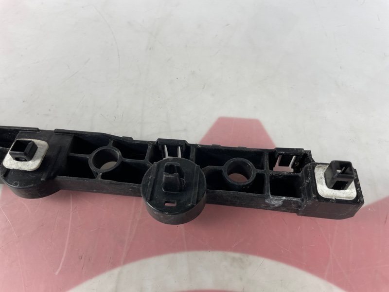 Кронштейн бампера задний правый Q50 2015 ZV37 Кронштейн бампера задний правый Q50 2015 ZV37