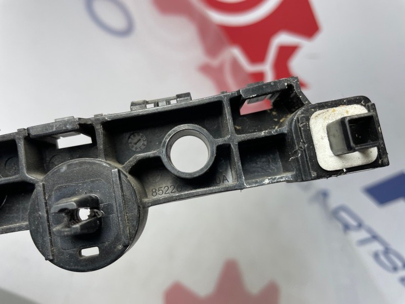 Кронштейн бампера задний правый Q50 2015 ZV37 Кронштейн бампера задний правый Q50 2015 ZV37