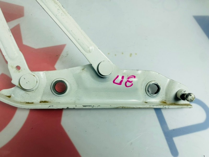 Петля крышки багажника правая Q50 2015 ZV37 Петля крышки багажника правая Q50 2015 ZV37