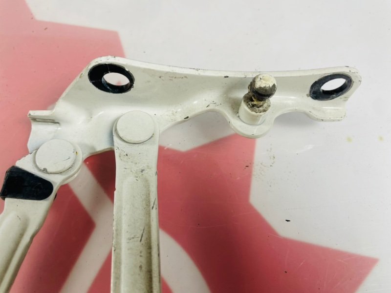 Петля крышки багажника правая Q50 2015 ZV37 Петля крышки багажника правая Q50 2015 ZV37