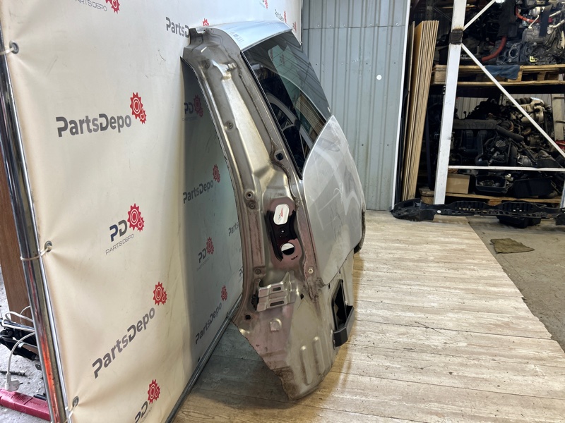 Крыло заднее правое MITSUBISHI Grandis NA4W 2.4