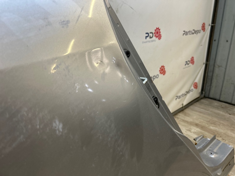 Крыло заднее правое Grandis 2006 NA4W 2.4