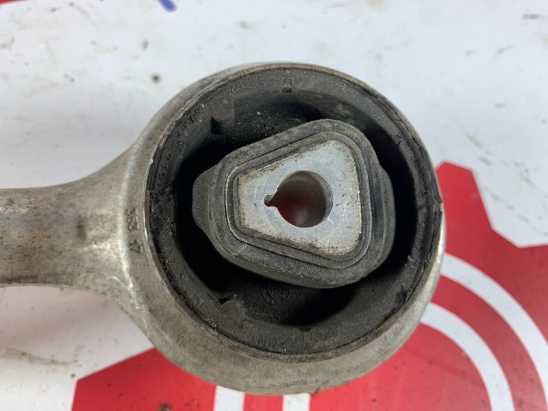 Рычаг подвески передний правый 3SERIES 2010