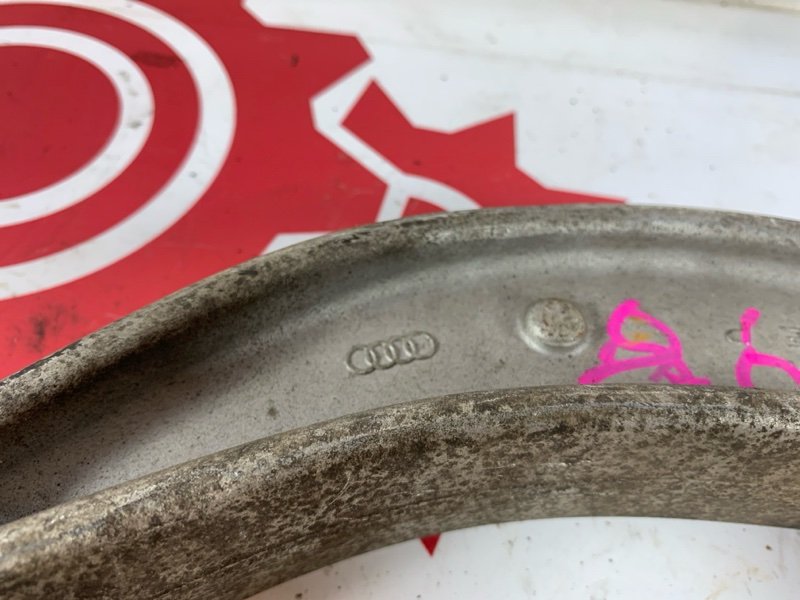 Рычаг подвески нижний передний правый A4 2010