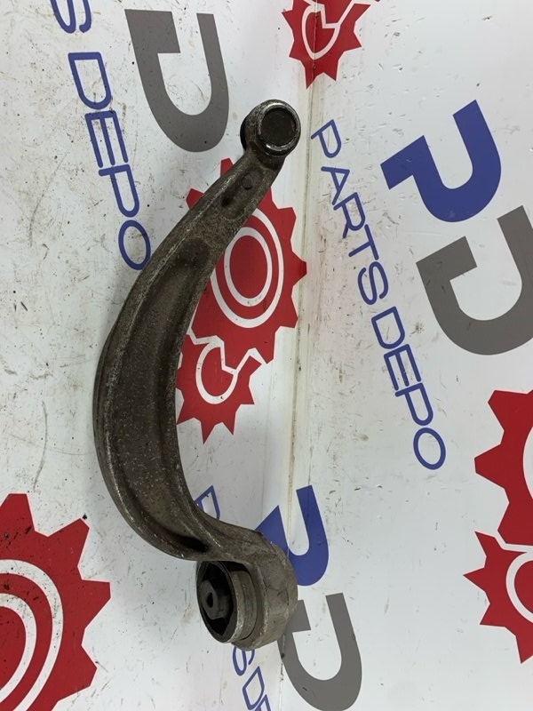 Рычаг подвески нижний передний правый A4 2010