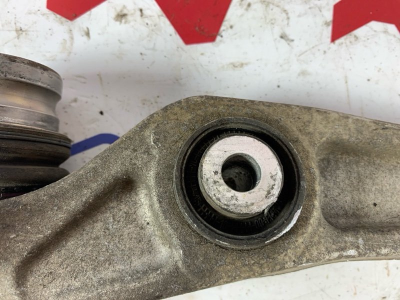 Рычаг подвески нижний передний правый A4 2011 B8 2.0 Рычаг подвески нижний передний правый A4 2011 B8 2.0