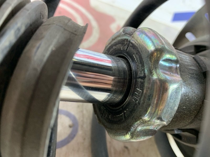 Амортизатор передний VW Golf MK6 1.4