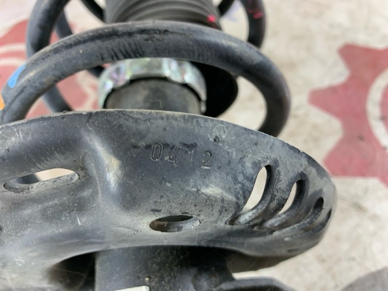 Амортизатор передний Golf 2012 MK6 1.4