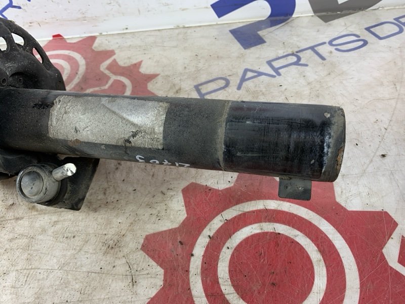 Амортизатор передний Passat 2012 B7 1.4