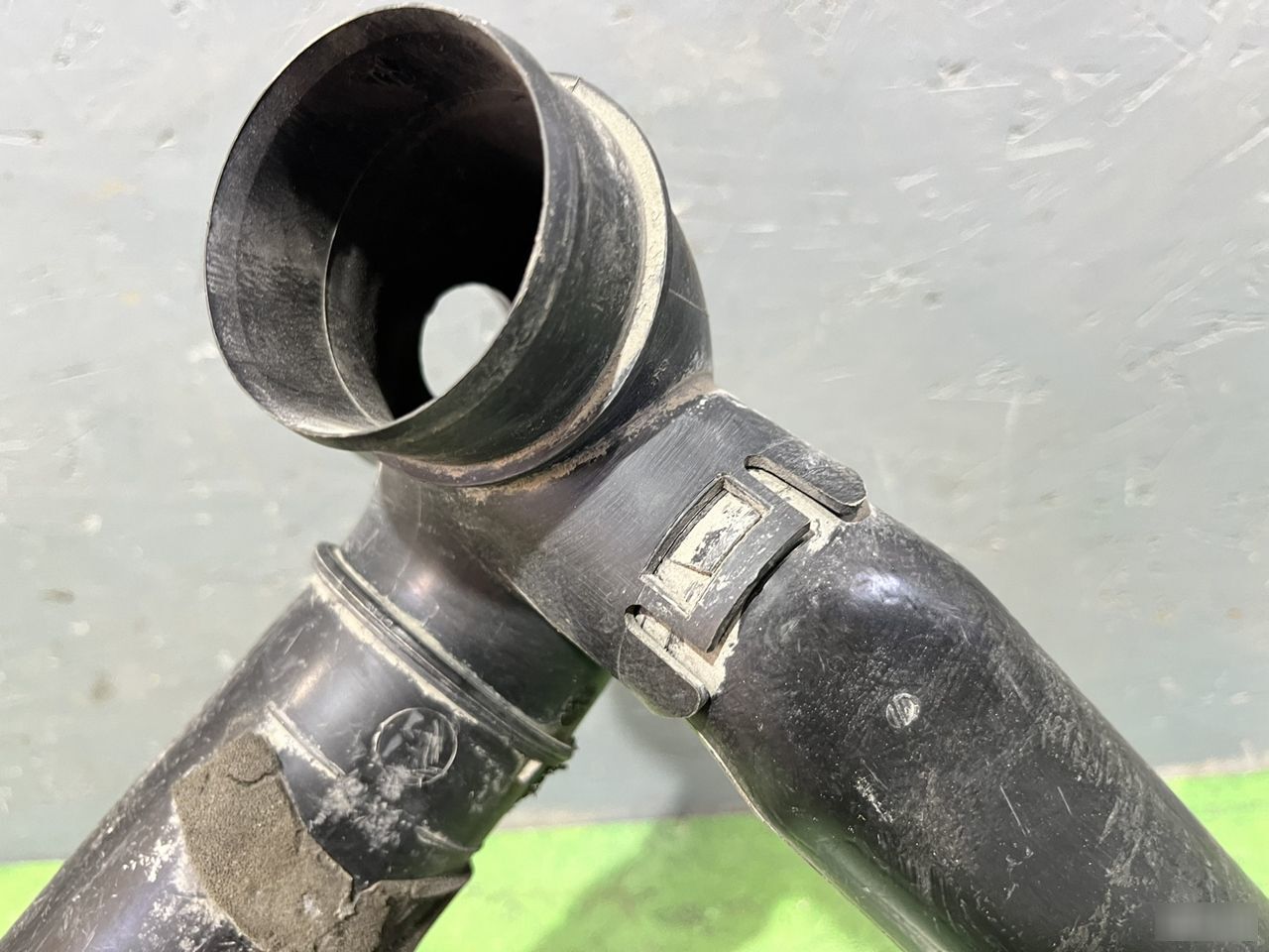 Впускной патрубок Renault Megane Седан 2.0 бензин F4R1771