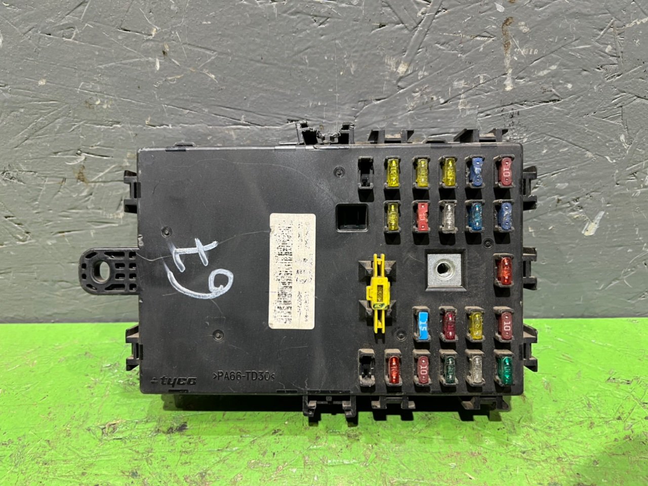 Блок предохранителей салонный Chevrolet Aveo 2008 T250 1.5 F15S3 Б/У