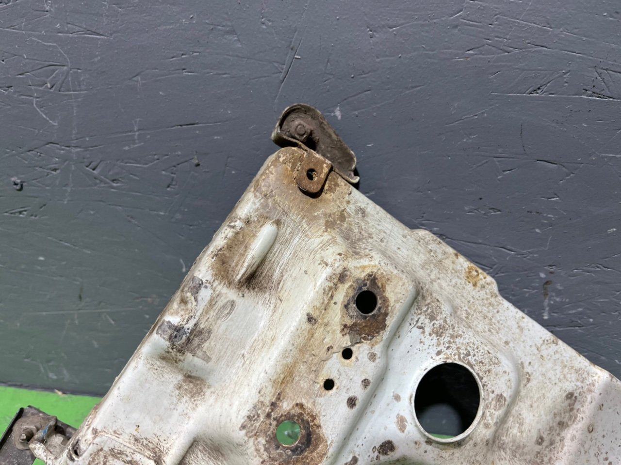 Площадка АКБ Aveo 2008 T250 1.5 F15S3