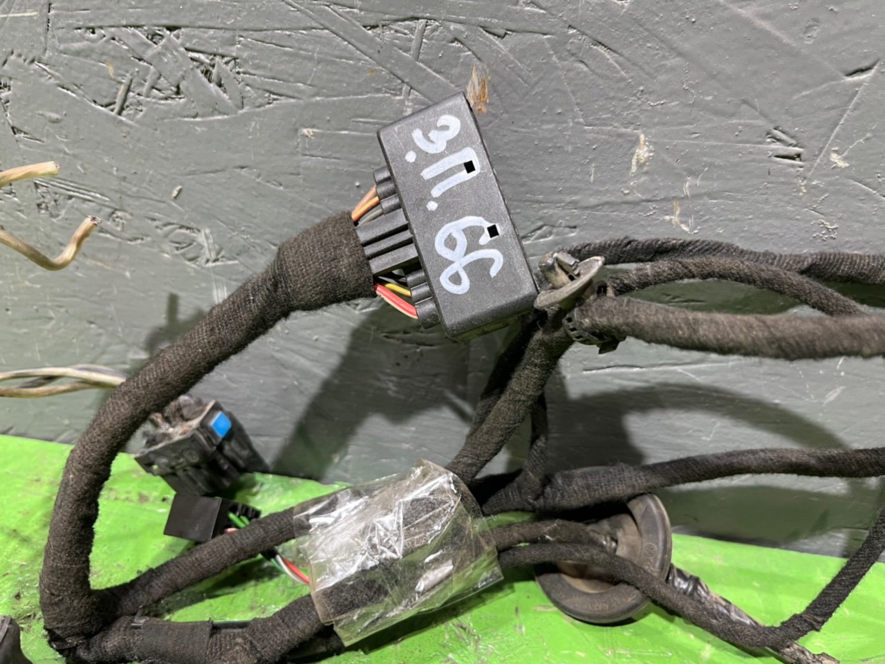 Проводка двери задняя правая Volkswagen Passat B5 1.8 ADR