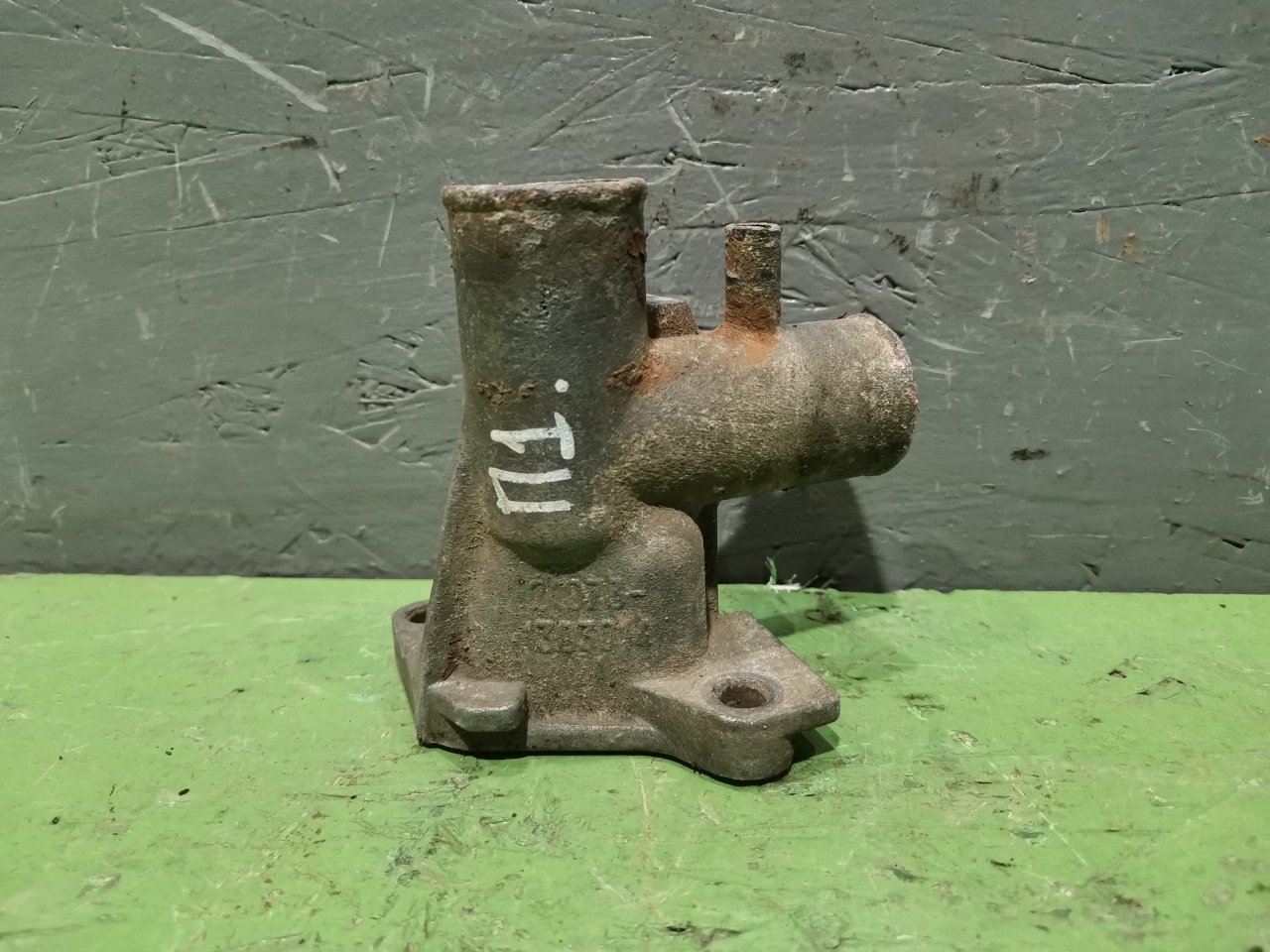 Тройник системы охлаждения ВАЗ 2107 2006 1.6 21067 Б/У