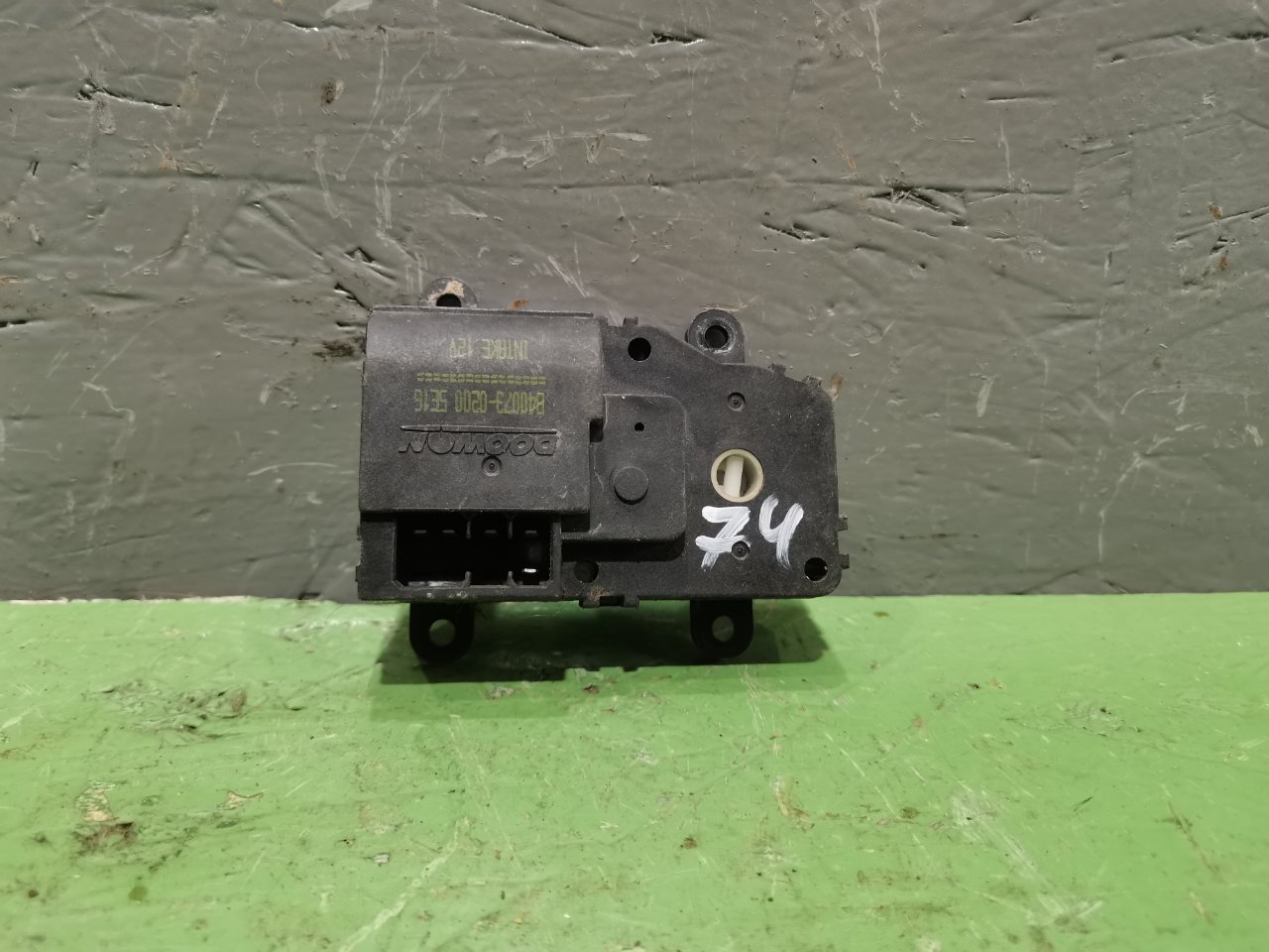 Запчасть сервопривод заслонок печки Kia Spectra 2005 1.6 S6D Б/У Сервопривод заслонок печки Kia Spectra 2005 1.6 S6D Б/У