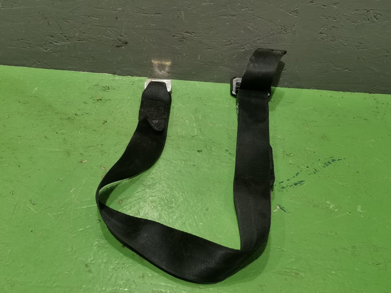 Ремень безопасности задний ВАЗ 2112 2004 1.5 16кл Б/У