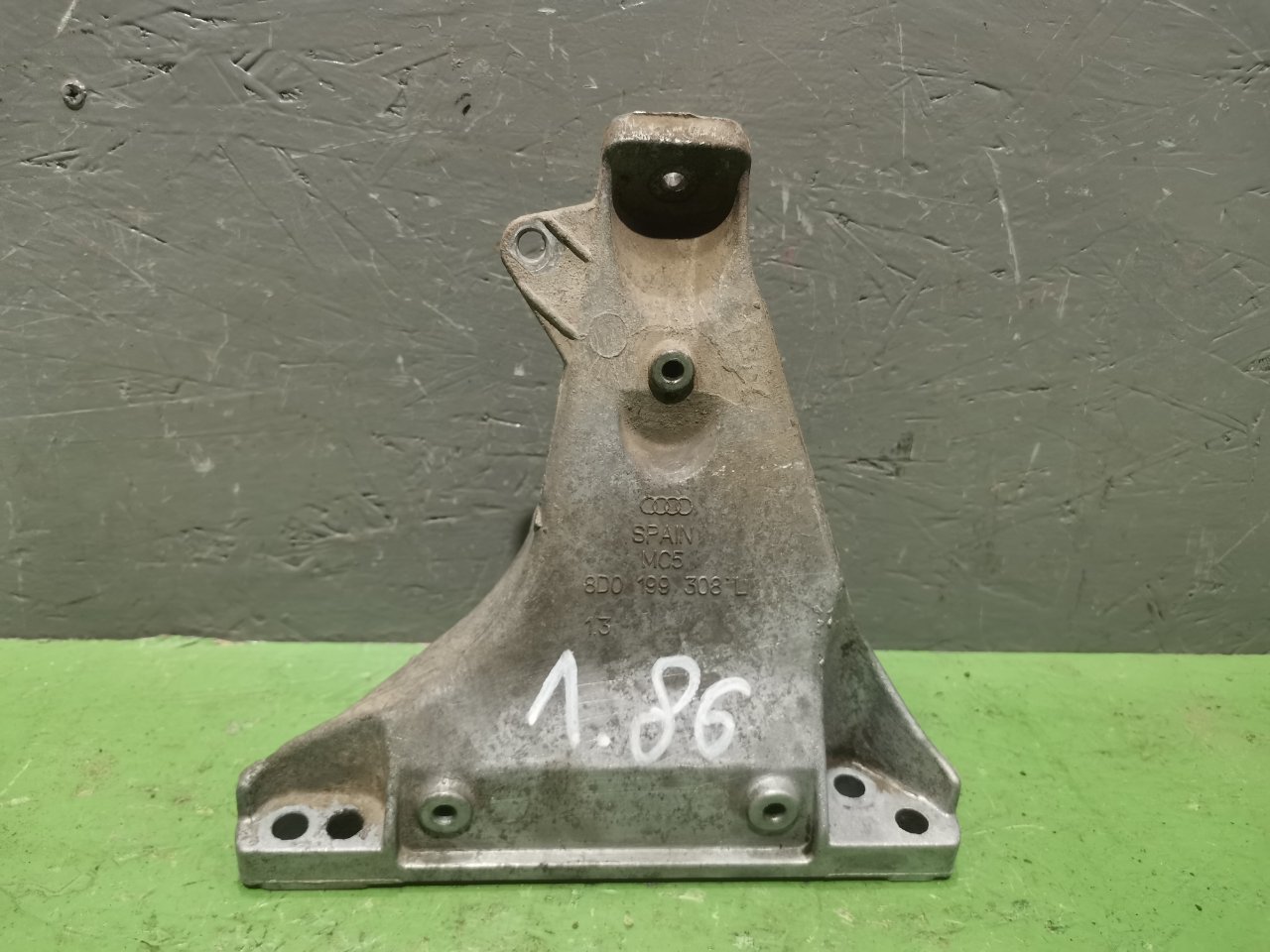 Запчасть кронштейн опоры двигателя правый Volkswagen Passat 1998 B5 1.8 ADR 8d0199308l Б/У Кронштейн опоры двигателя правый Volkswagen Passat 1998 B5 1.8 ADR 8d0199308l Б/У