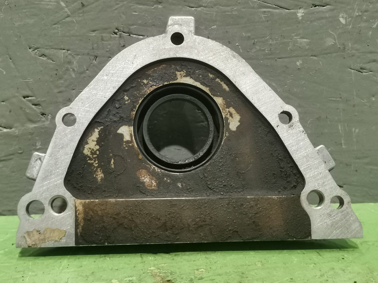 Крышка коленвала Volkswagen Passat B5 1.8 ADR