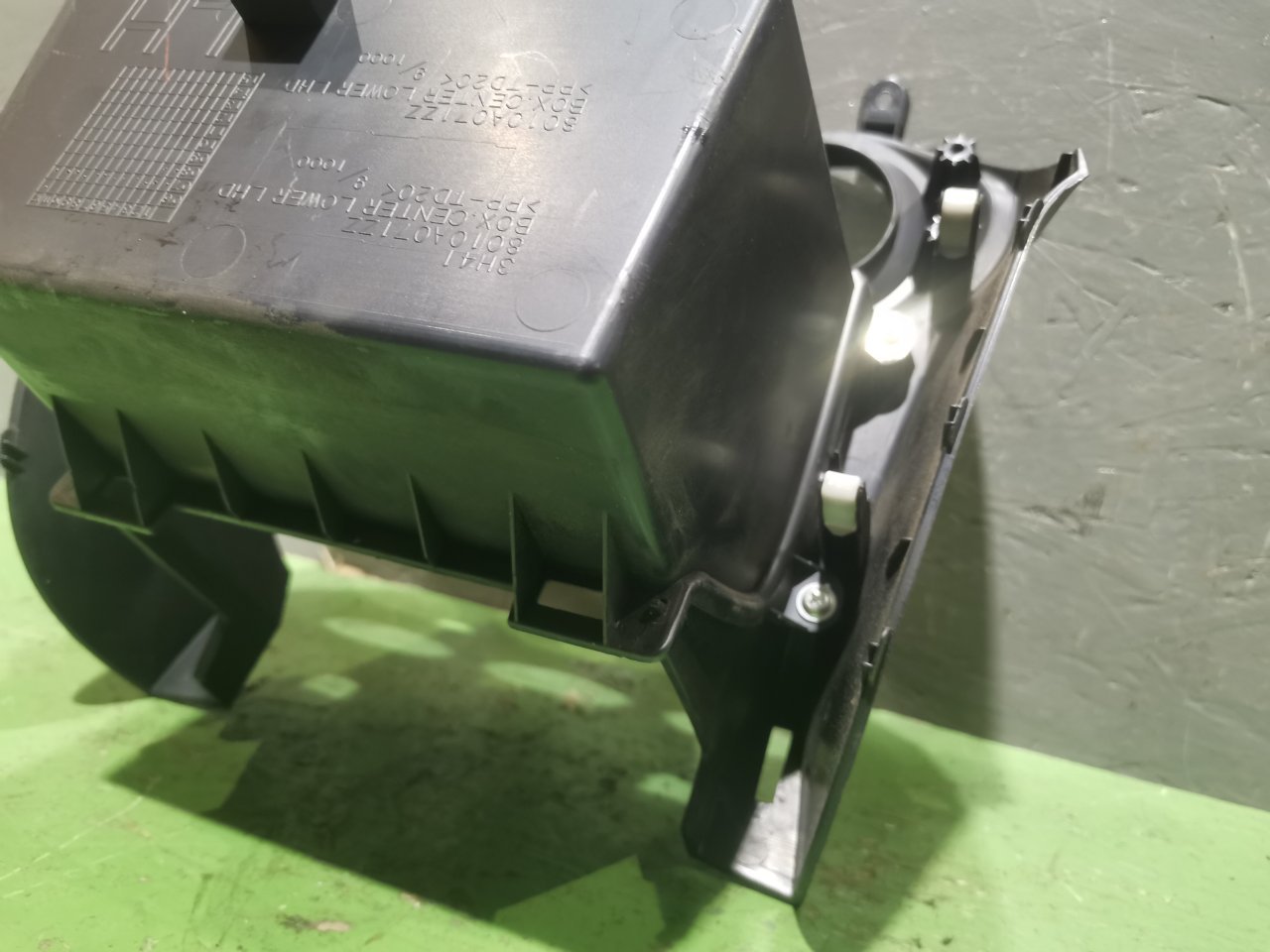 Центральная консоль lancer 2008 1.8 4B10