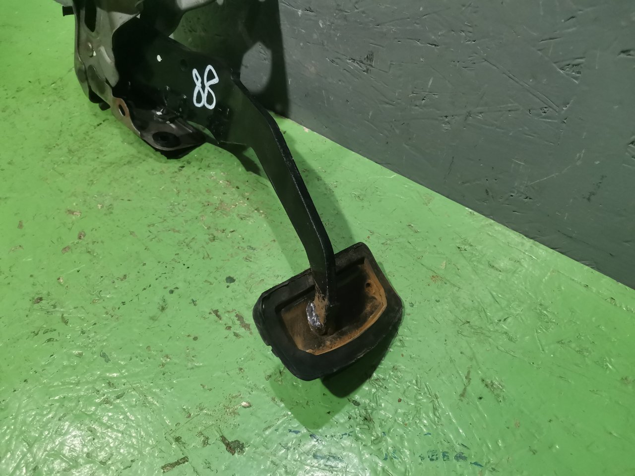 Педаль тормоза lancer 2008 1.8 4B10