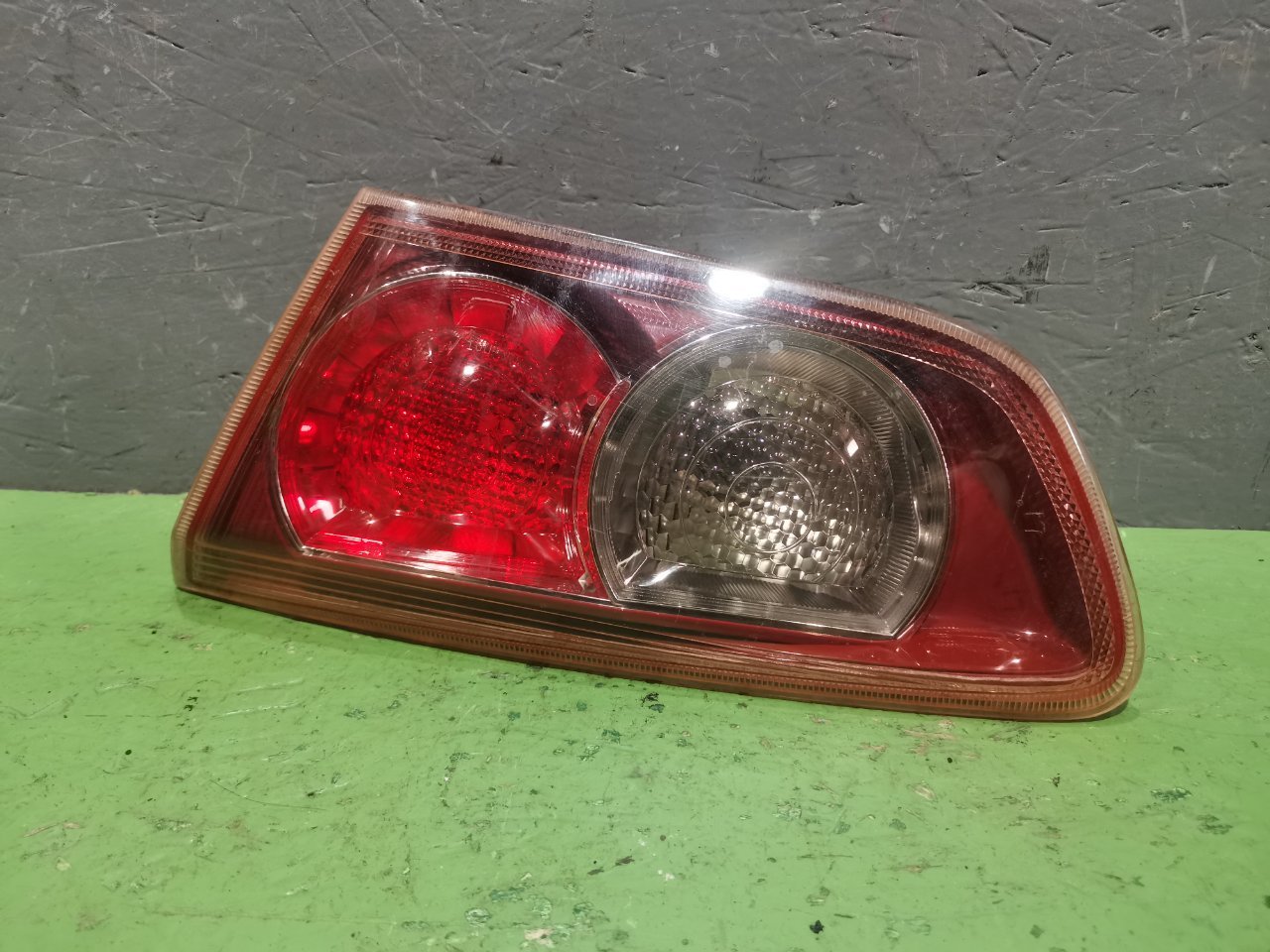 Запчасть фонарь крышки багажника правый Mitsubishi lancer 2008 1.8 4B10 Б/У Фонарь крышки багажника правый Mitsubishi lancer 2008 1.8 4B10 Б/У
