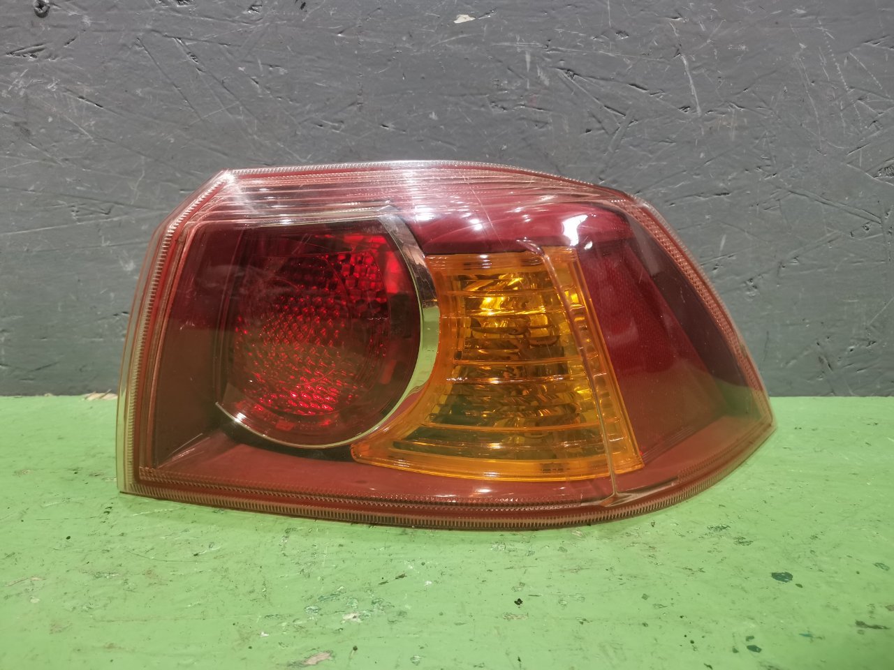 Запчасть фонарь правый Mitsubishi lancer 2008 1.8 4B10 Б/У Фонарь правый Mitsubishi lancer 2008 1.8 4B10 Б/У
