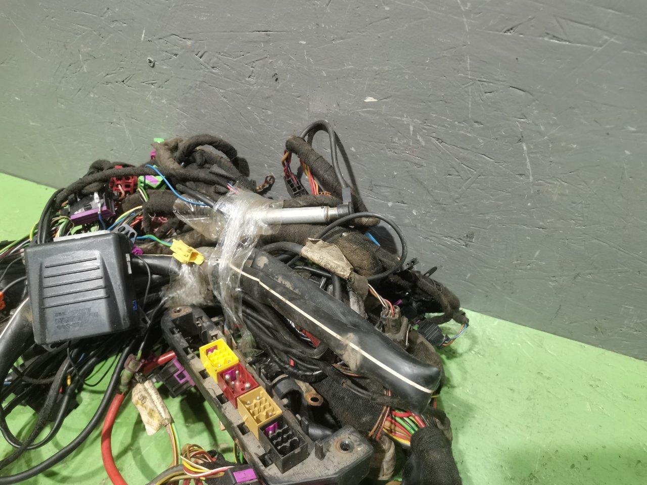 Проводка торпедо Passat 1998 B5 1.8 ADR Проводка торпедо Passat 1998 B5 1.8 ADR