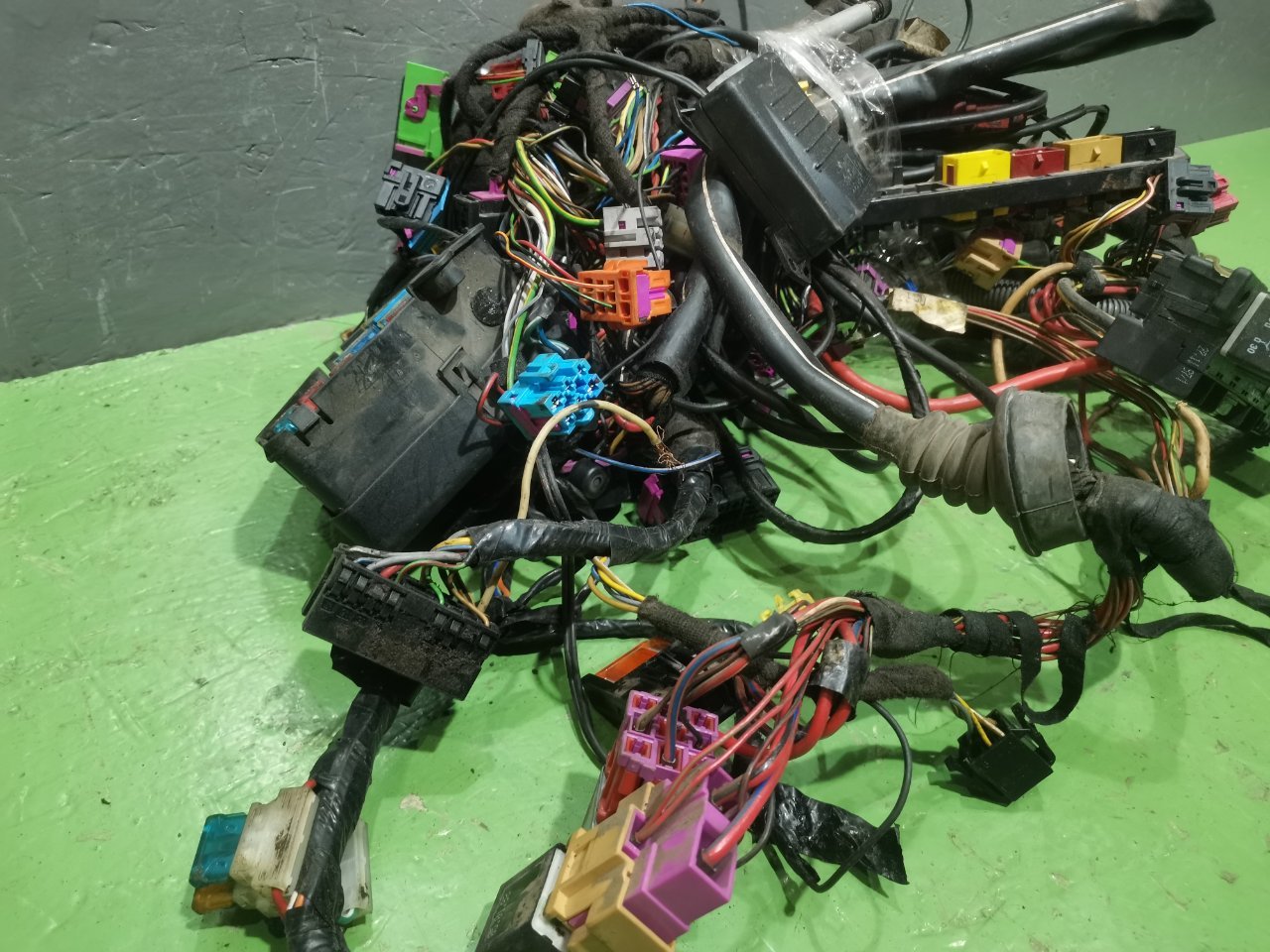 Проводка торпедо Passat 1998 B5 1.8 ADR Проводка торпедо Passat 1998 B5 1.8 ADR