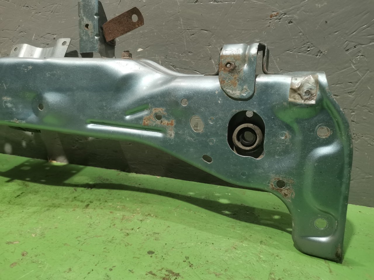 Рамка радиатора lancer 2008 1.8 4B10