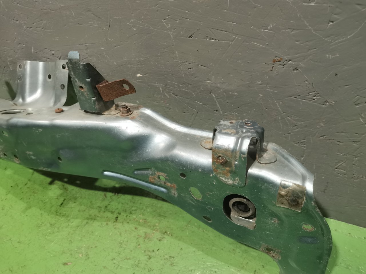 Рамка радиатора Mitsubishi lancer 1.8 4B10