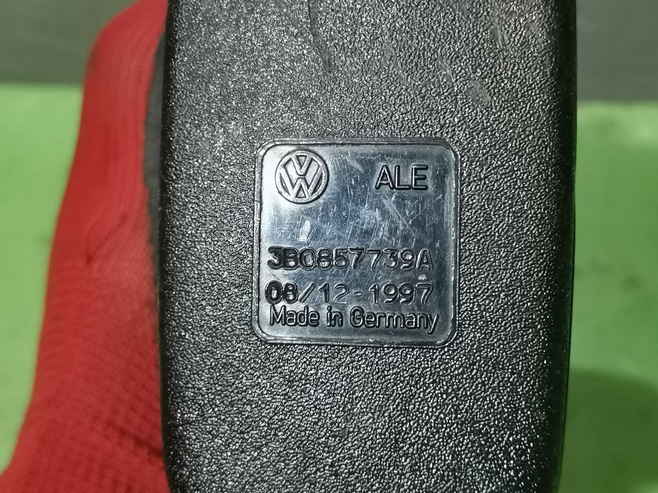 Замок ремня безопасности задний Passat 1998 B5 1.8 ADR Замок ремня безопасности задний Passat 1998 B5 1.8 ADR