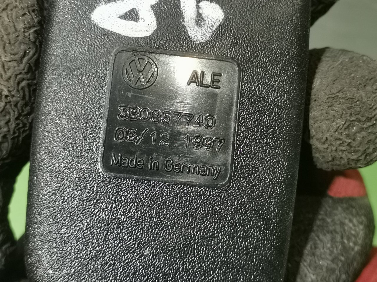 Замок ремня безопасности задний Passat 1998 B5 1.8 ADR Замок ремня безопасности задний Passat 1998 B5 1.8 ADR