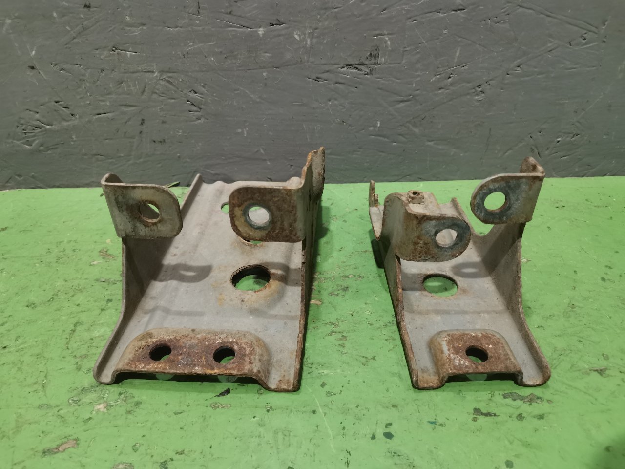 Крепление аккумулятора lancer 2009 1.8 4B10