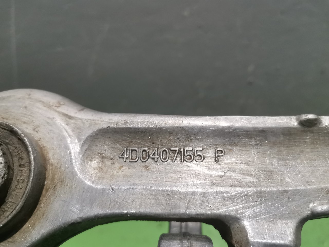 Рычаг подвески нижний левый Passat 1998 B5 1.8 ADR