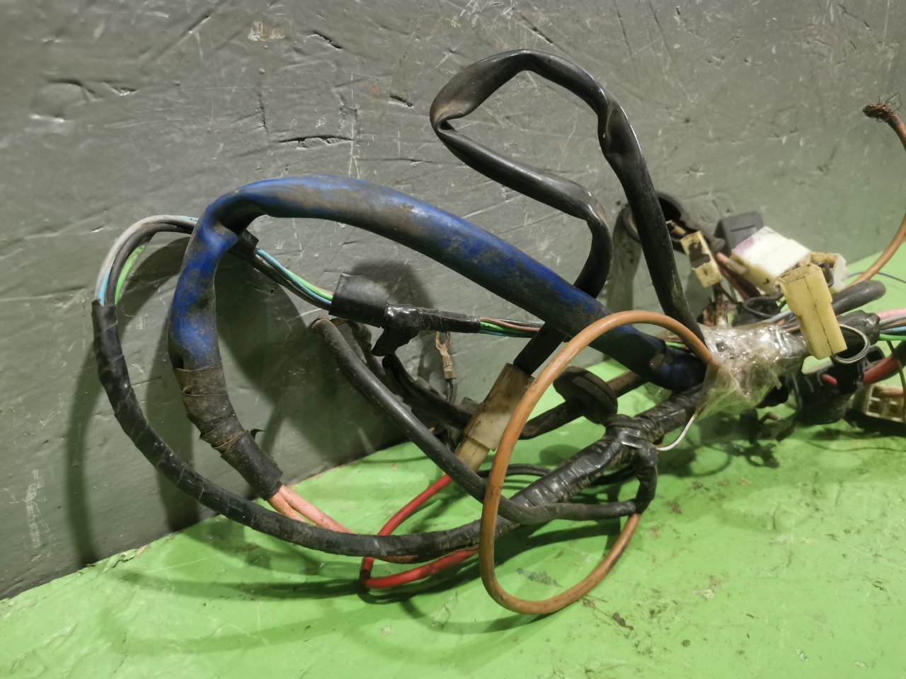 Подкапотная проводка правая 2107 2009 1.6 21067