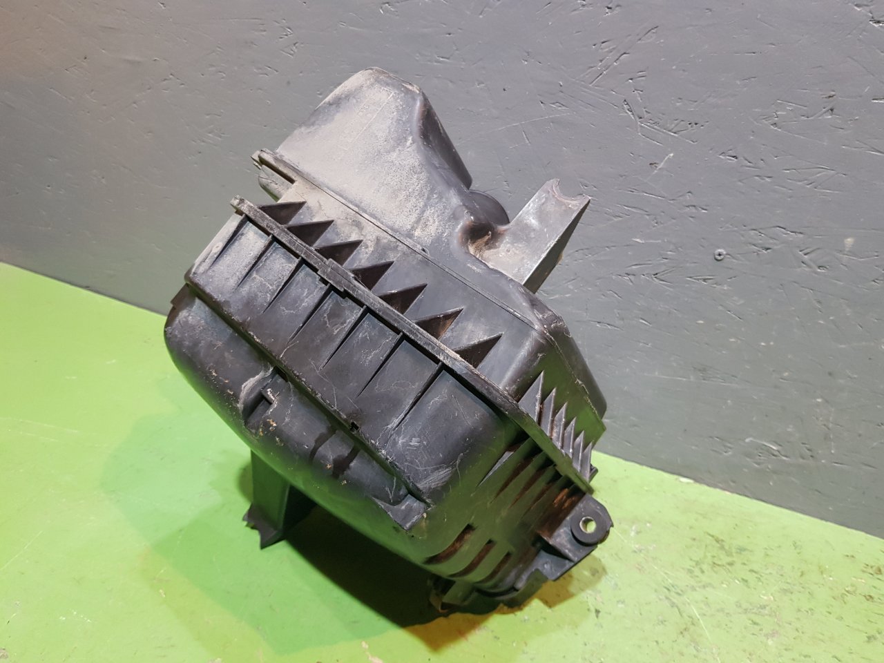 Корпус воздушного фильтра Crown 1996 JZS155 3.0 2JZ-GE