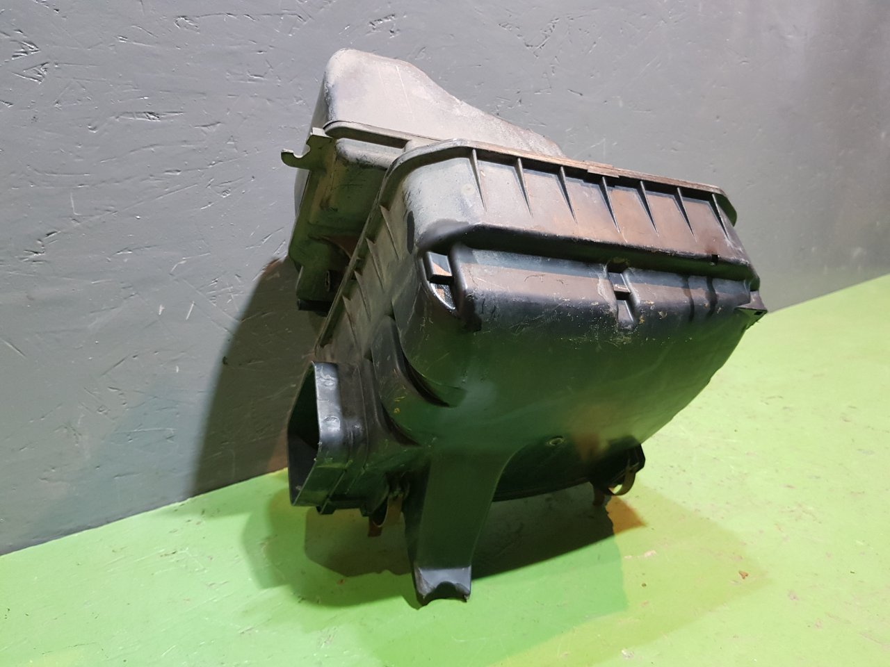 Корпус воздушного фильтра Crown 1996 JZS155 3.0 2JZ-GE