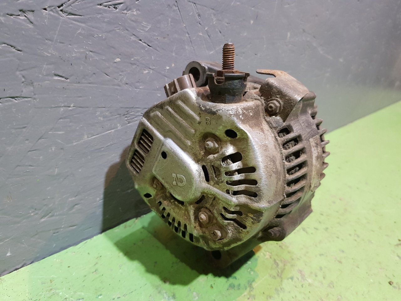Генератор Crown 1996 JZS155 3.0 2JZ-GE Генератор Crown 1996 JZS155 3.0 2JZ-GE