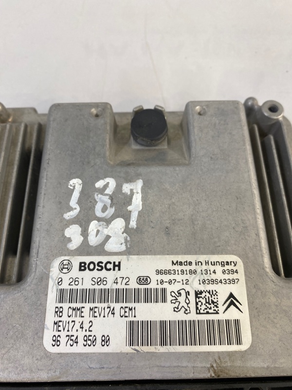 Блок управления двигателем ( ЭБУ ) PEUGEOT 308