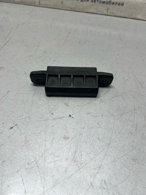 Кнопка открывания багажника TOYOTA LAND CRUISER 2013 1 Рест 1VD-FTV Б/У