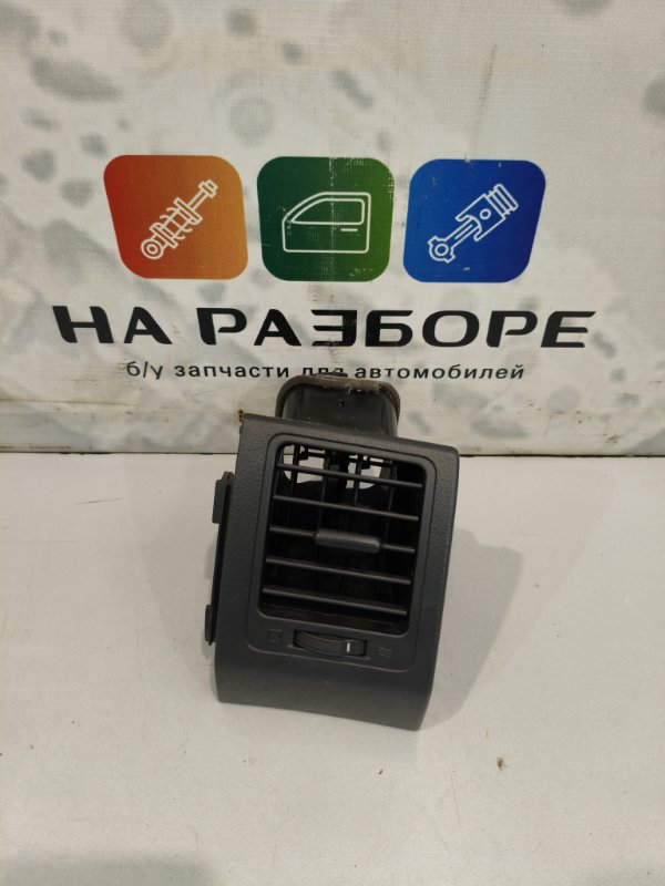 Дефлектор на торпедо правый Toyota Corolla 2007 E150 1ZR-Fe 55687-12210 Б/У