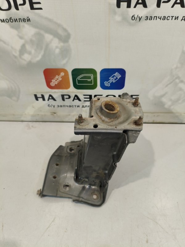 Крепление усилителя бампера переднее левое JUKE 2014 1