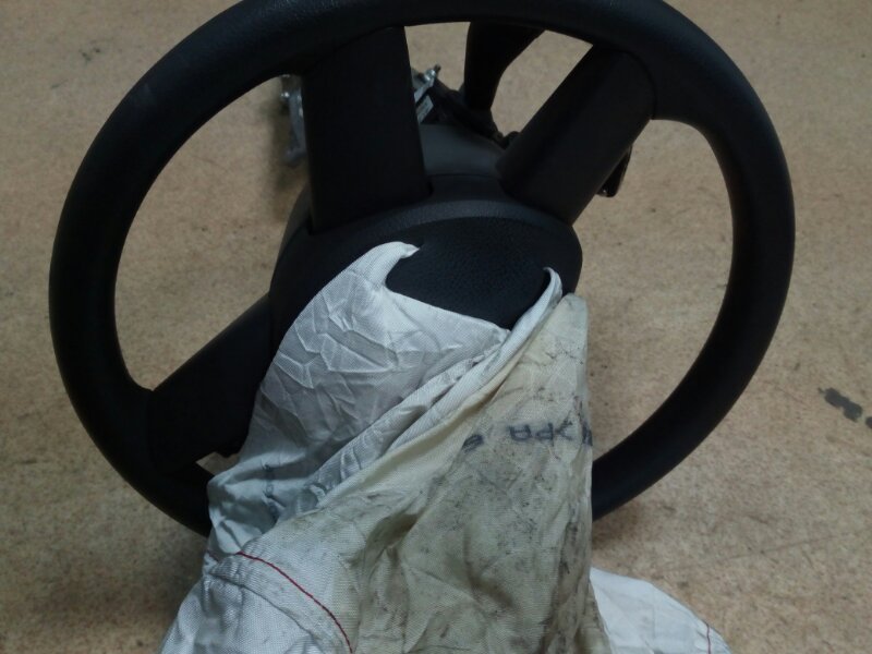 Руль Volkswagen Golf 1K1 AXX Руль Volkswagen Golf 1K1 AXX