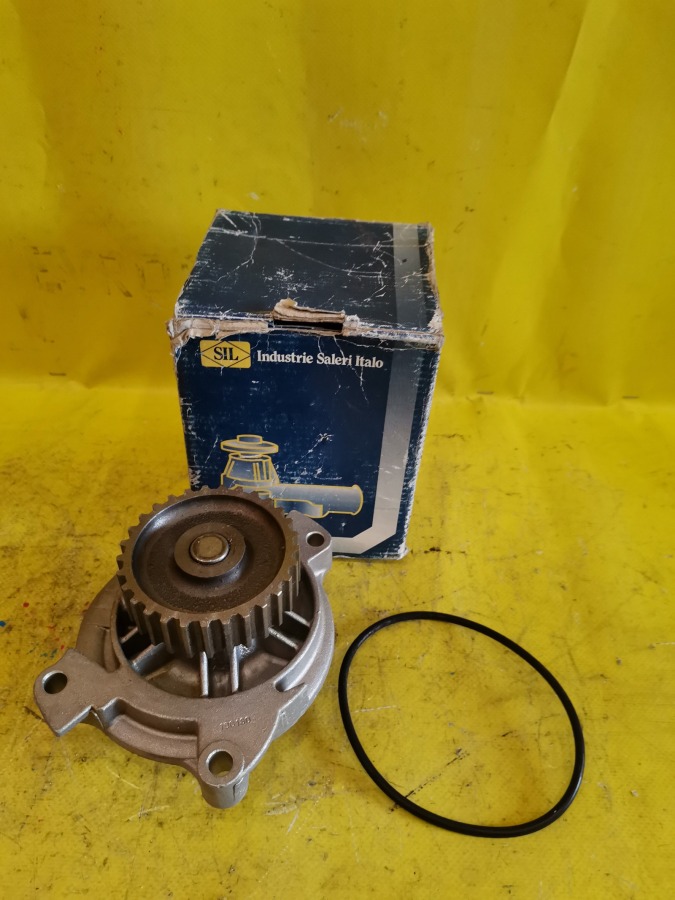 Помпа водяная Audi A6 811 1F Помпа водяная Audi A6 811 1F