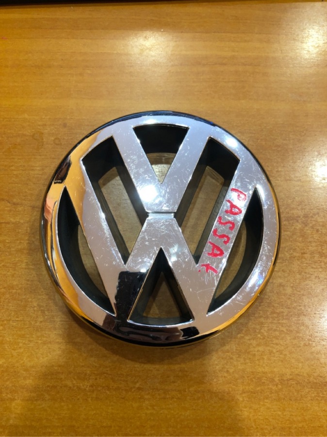 Эмблема Volkswagen Passat Эмблема Volkswagen Passat