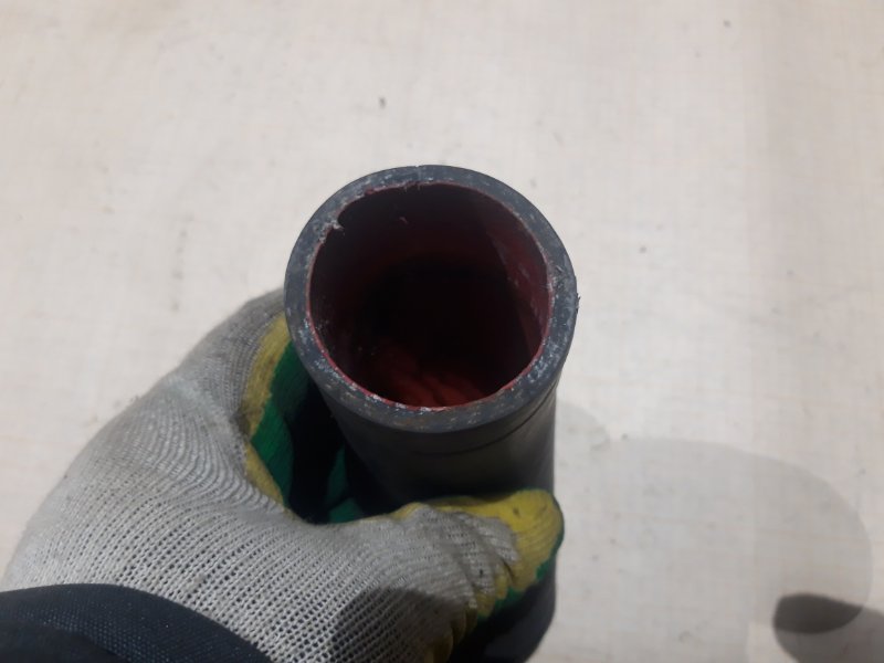 Впускной патрубок турбонадува V50 2004 B5254T3 Впускной патрубок турбонадува V50 2004 B5254T3