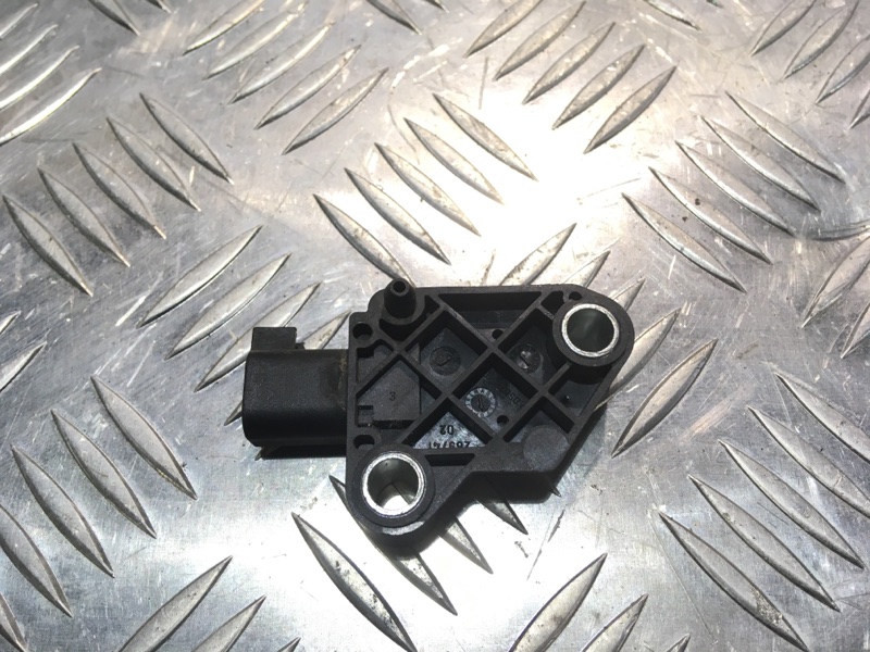 Датчик airbag левый Volvo V50 B5254T3